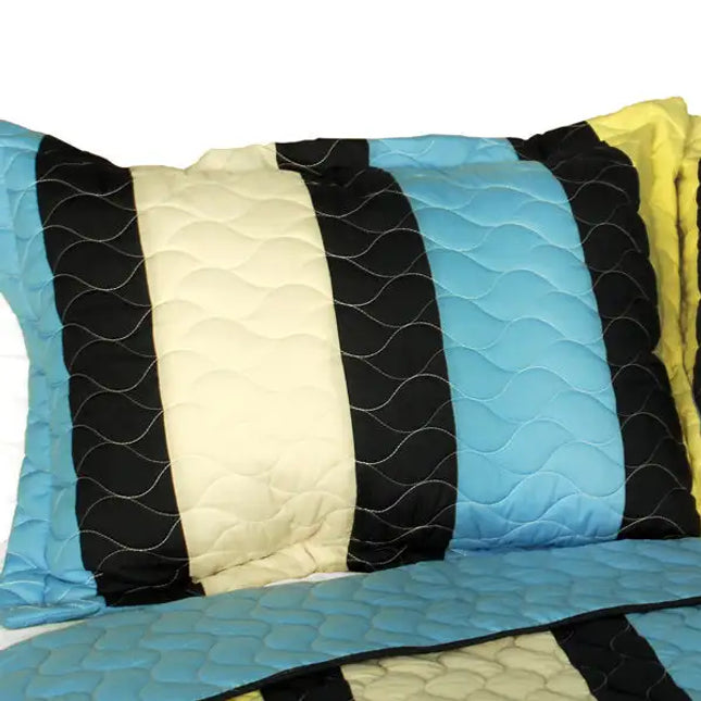 [Cuckoo's Calling] 3PC Vermicelli-Quilted Patchwork Quilt Set (Full/Queen Size)